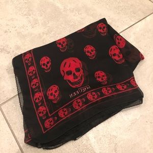 Limited Edition💕Alexander McQueen Scarf!